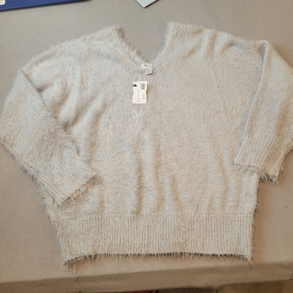 She + Sky Gray Fuzzy Knit V Neck Sweater Size Small Medium